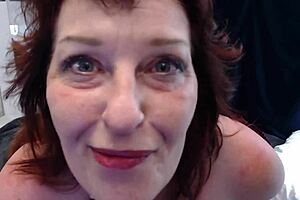 Dawnskye1962 smears lipstick riding cock in retro solo