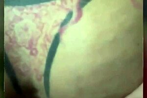 A PUTINHA GIVES UP HER FAT ASS FOR PUBLIC TOILET ANAL VIDEO CALL!