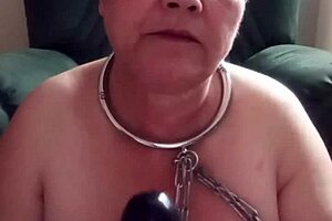 French Chienne Marie's Auto Degrading Uro Session Shocks and Thrills