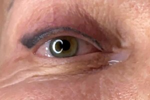 Mature Lady Eyes Covered In Huge Face Cumshot Load