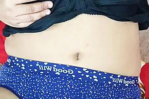 FOLLANDoLE EL CULO A UNA MILF PELUDA CON GRAN CULO