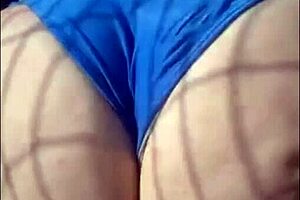 madrasta, showing off that bikini body in the garden for you?