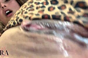 Safada Putinha Begs For Huge Latina Anal Pounding