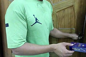 Beautiful wife moans riding delivery boy's big cock 😈🍆💦