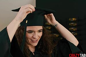 victoria voxxx loves sinn sage's anal lesbian toys