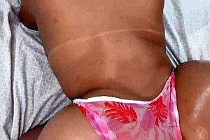 neighbor's extreme huge ass cameltoe flashing lingerie drives me wild 😈🍑