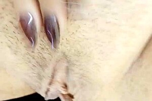 destrozando mi coño con dildo masivo curvy latina