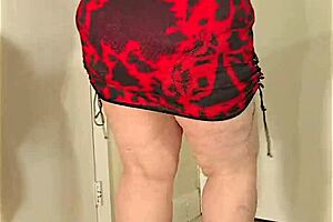 thick arab bbw in hijab and miniskirt twerks her juicy chunky legs in heels