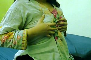 pakistani stepmom with hairy pussy gets rough bedroom sex close up