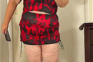 thick arab bbw in hijab and miniskirt twerks her juicy chunky legs in heels