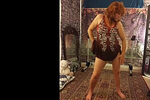 wanna see this hotwife steffi teasing her bare cunt just for you?