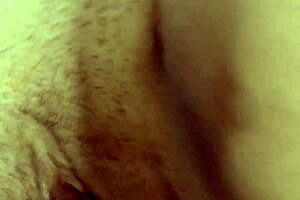 destrozando mi coño con dildo masivo curvy latina