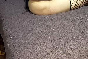 mira que rico, bebe... follando mi culito tan duro!