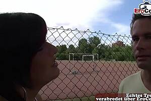 deutsche hausfrau... ich hab sie auf der strasse zum ficken eingeladen!