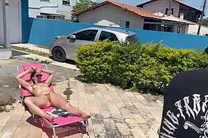 piscineiro fode a patroa loira gostosa doggystyle pov juicy pussy