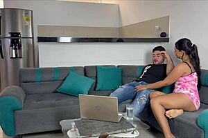 Es Un Buen Momento Para Que Esta Pareja Colombiana Folle Aqui Salvaje?