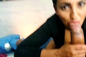 Esposa gostosa com rabo gigante gozando na boca enquanto leva rola forte 💦