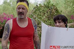 Ebony Milf Olivia Jayys Teases Neighbor During Workout Lick