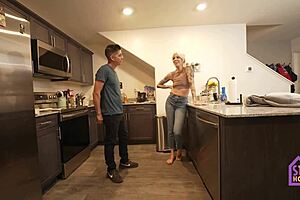 STEPSON POUNDS STEPMOM TIGHT PUSSY DEEPTHROAT POV!