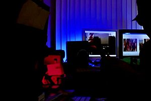 brunette mature babe fucks carpenter's monster black cock deep