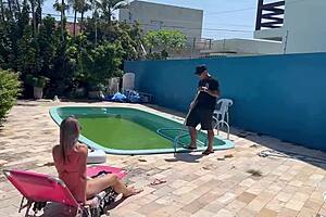 piscineiro fode a patroa loira gostosa doggystyle pov juicy pussy