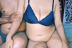 Hot Sexy Desi Indian Big Boobs Bhabhi Gets Juicy Massage