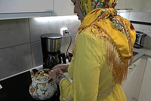 hey mommy, wanna feel my cock deep in your big arab ass?