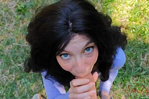 scared influencer blows me to flee the bear