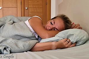 morning dick rub got wife moaning for toy creampie spooning now?