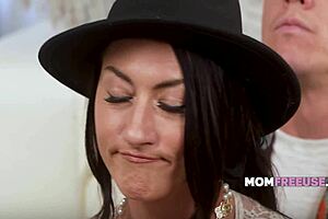 Freeuse milf Whitney OC eats cock to fix her artist's block with Rion King!