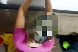 Loira gostosa milf de bumbum grande fode cachorrinho com latina brasileira pov rapidinho?