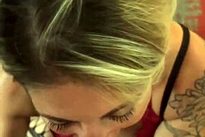 Married milf sneaks to hotel for boss's thick cock pounding! 🏨🍆💦