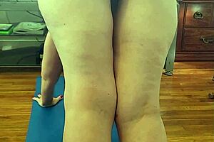 Sexy Milf Naked Yoga Jerkoff Session