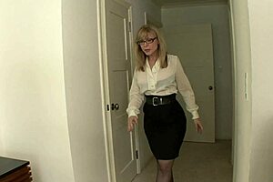 slutty cougar milf hunts young cock in lingerie for raw fuck