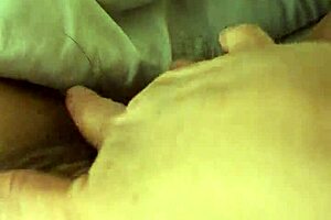 hairy mature latina milf plays piano with her fat pussy lips 🎹🍑