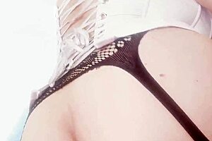 Pille a mi madrastra con el vecino and now she's my puta letting me fuck her doggystyle swallowing every drop