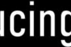 julia ann and siri lick hairy pussies till they cum scissoring!