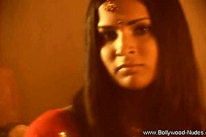 Provocative Indian Brunette Milf Teases Her Curves