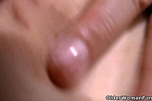 Latina milf Allison works her nyloned pantyhose cunt hard with toys housewife cougar style