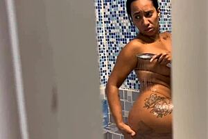 Wanna fuck your hot stepmom after breakfast?