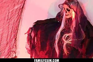 Step-cousin seduces her into scorching familycum fuckfest??