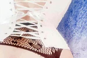 Pille a mi madrastra con el vecino and now she's my puta letting me fuck her doggystyle swallowing every drop