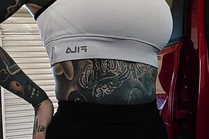 Gym milf's juicy booty shakes during intense workout session drawing all eyes