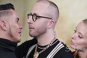 bisexual babes double suck pussies in steamy threesome kiss