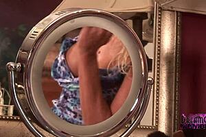 Ever seen a hot cougar vibrate her pretty shaved pussy till she squirts?