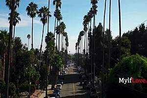 her fat curvy ass and big tits need my deepthroat now uh