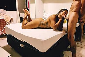 hey, saw my stepmom in that tiny bikini and just had to fuck her everywhere, even her feet! vagninho e luna oliveira