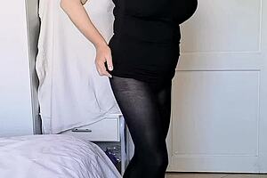 she's in tights no panties teasing her huge natural tits at the party 😘🍆