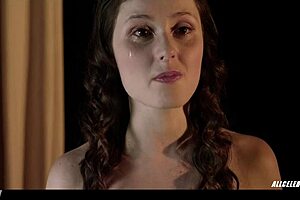 laura de isla appears topless in se�ora brackets ni�era nieto bastardo