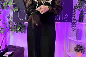 giulia shocks in 20 den nylons dancing at the club